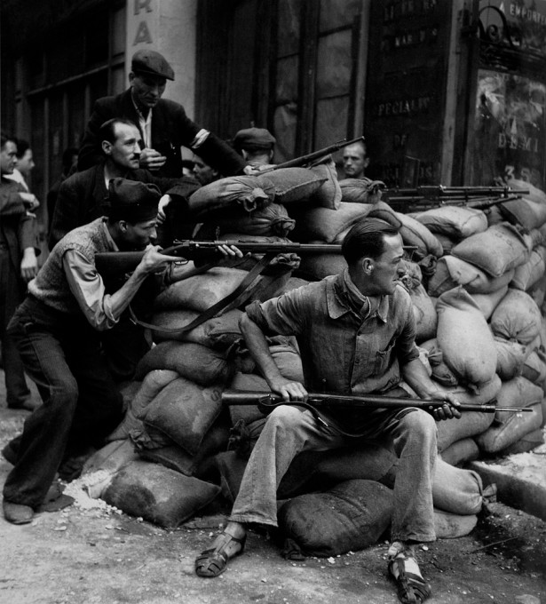 1944. Barricada en la rue de la Huechette.
